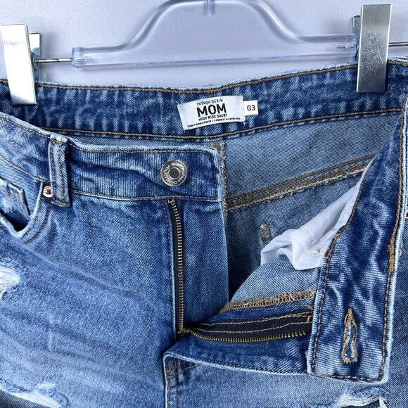 Refuge Denim Mom Shorts Womens Size 03 High Rise Distressed Dark Wash Blue - Picture 3 of 9